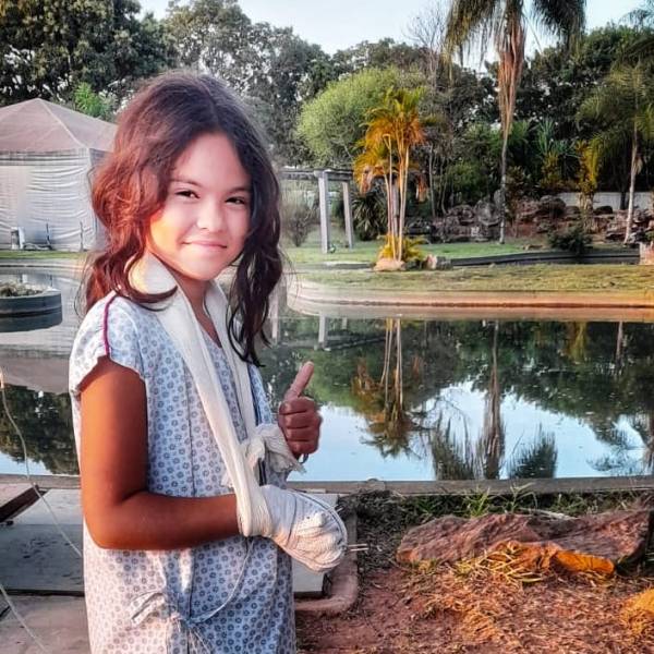 Procura-se uma história, e uma&nbsp;menina